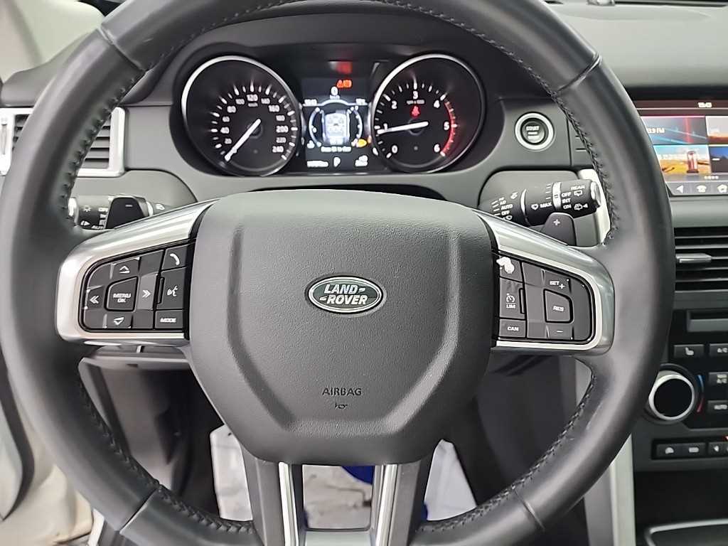 Land Rover Discovery Sport — photo 09