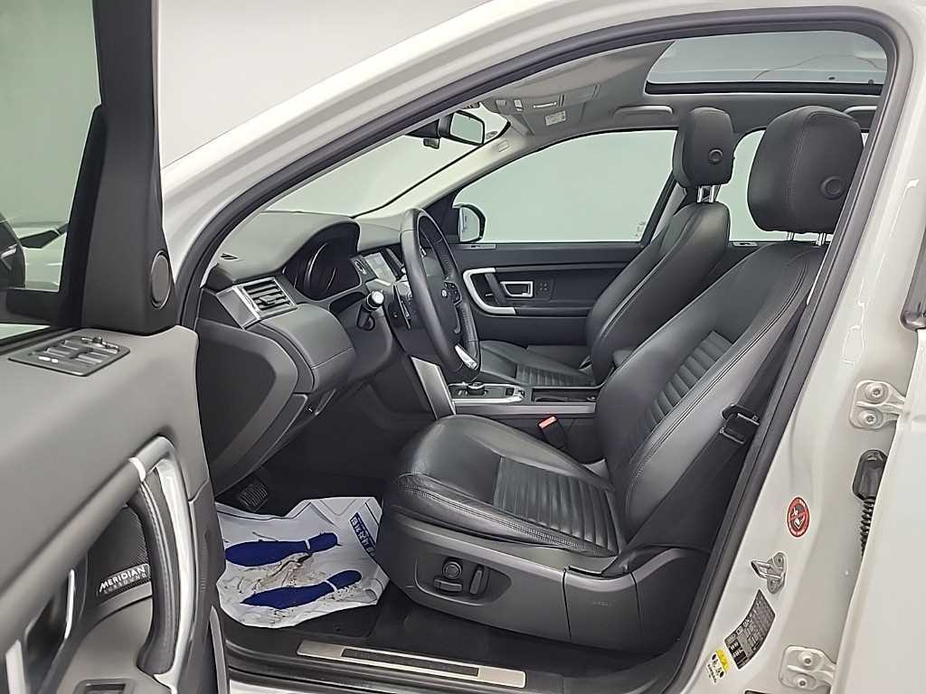 Land Rover Discovery Sport — photo 11