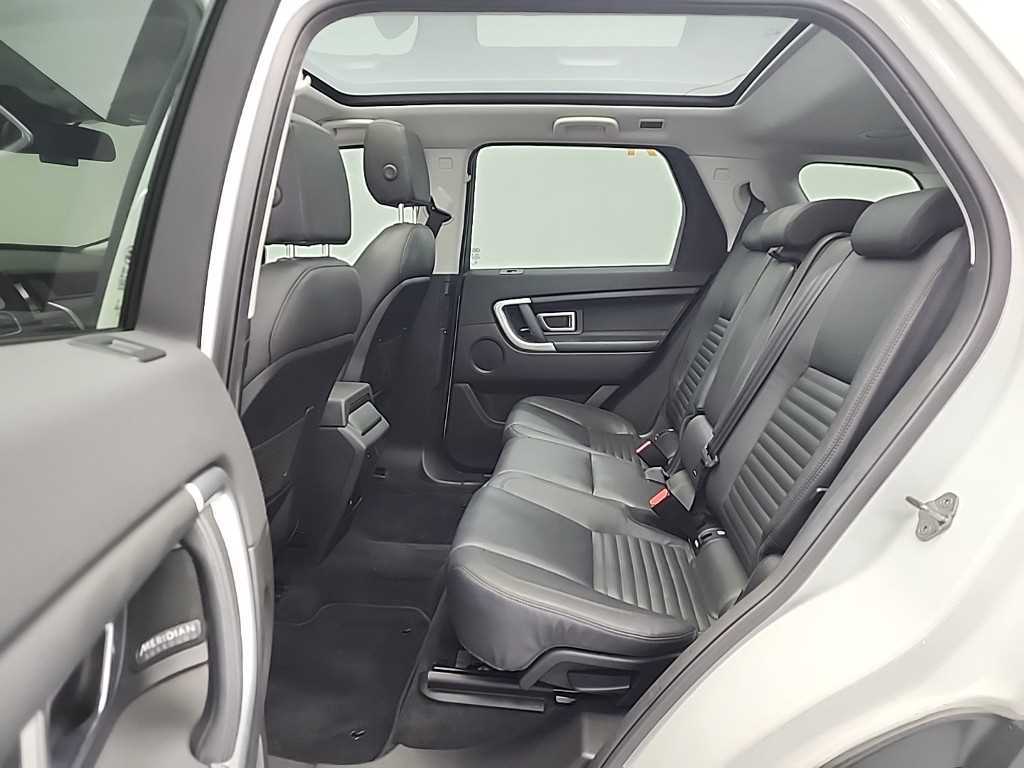 Land Rover Discovery Sport — photo 12