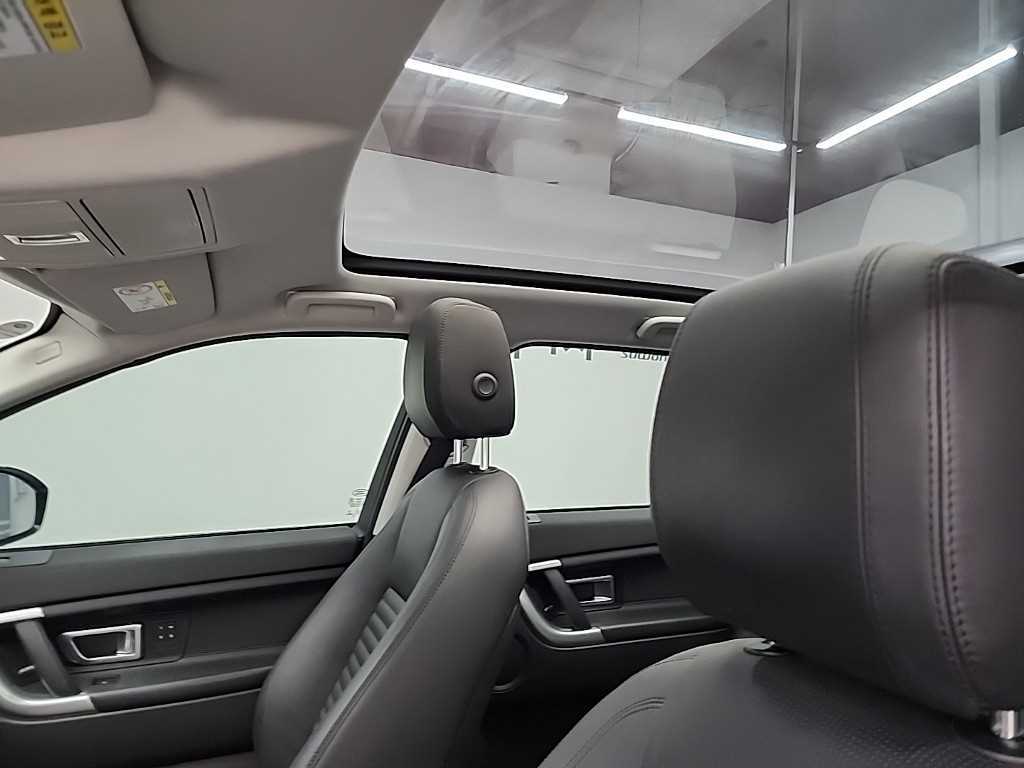 Land Rover Discovery Sport — photo 13
