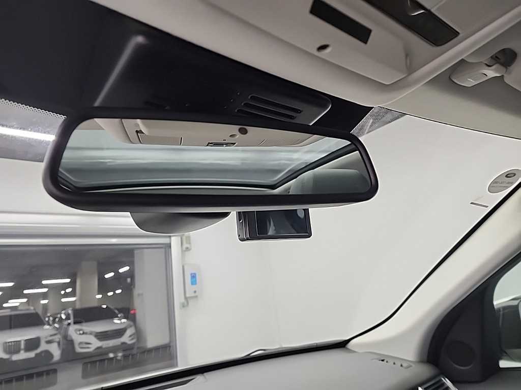 Land Rover Discovery Sport — photo 18