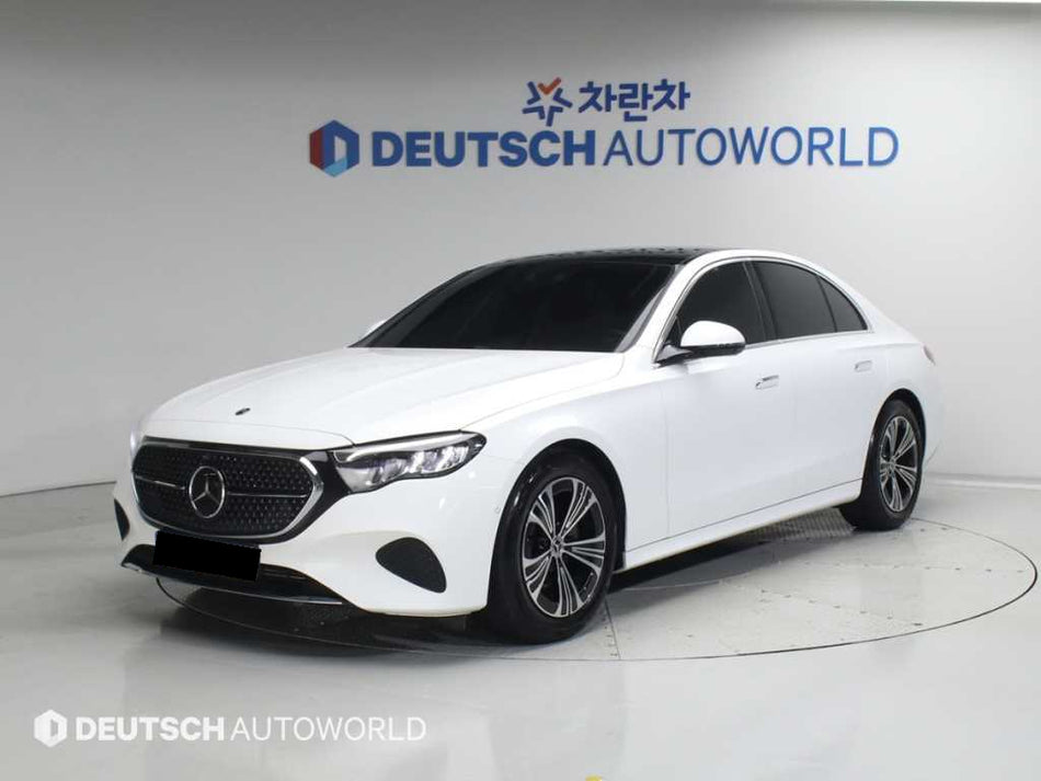Mercedes-Benz E-Class — photo 01