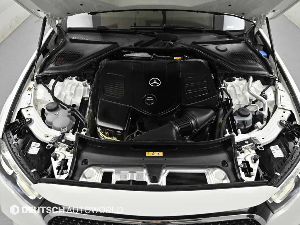 Mercedes-Benz E-Class — photo 06