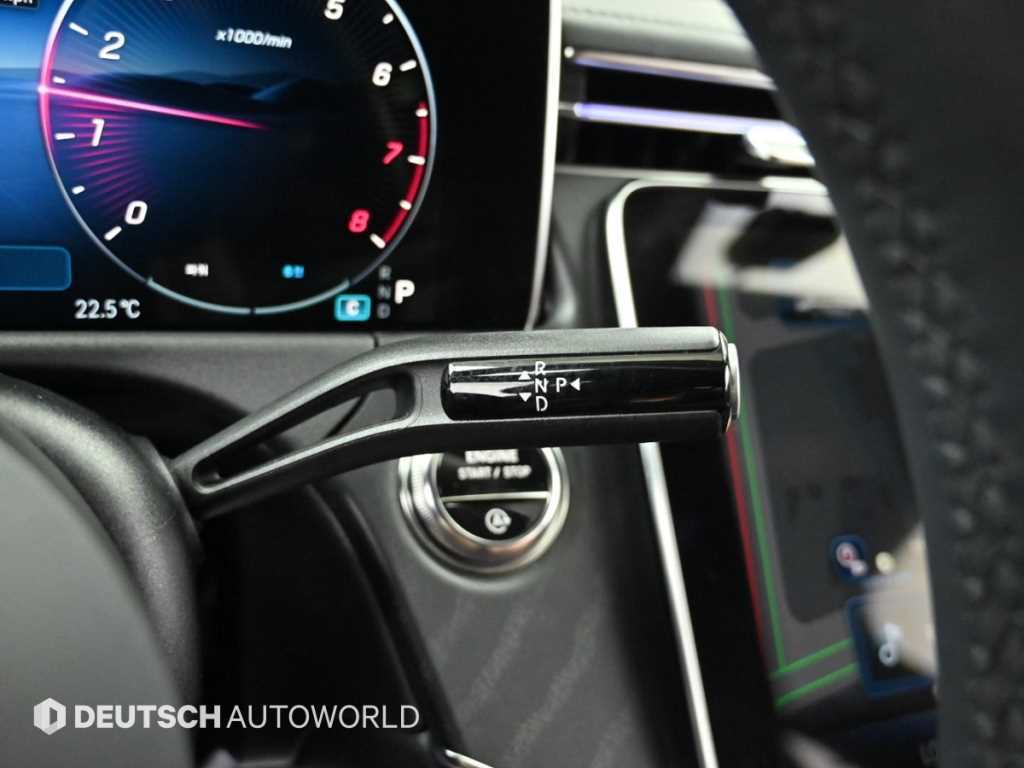 Mercedes-Benz E-Class — photo 09