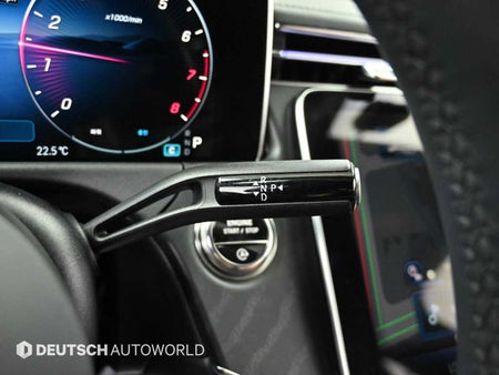 Mercedes-Benz E-Class — photo 09