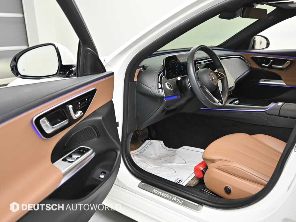 Mercedes-Benz E-Class — photo 11