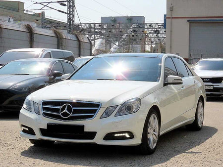 Mercedes-Benz E-Class — photo 01