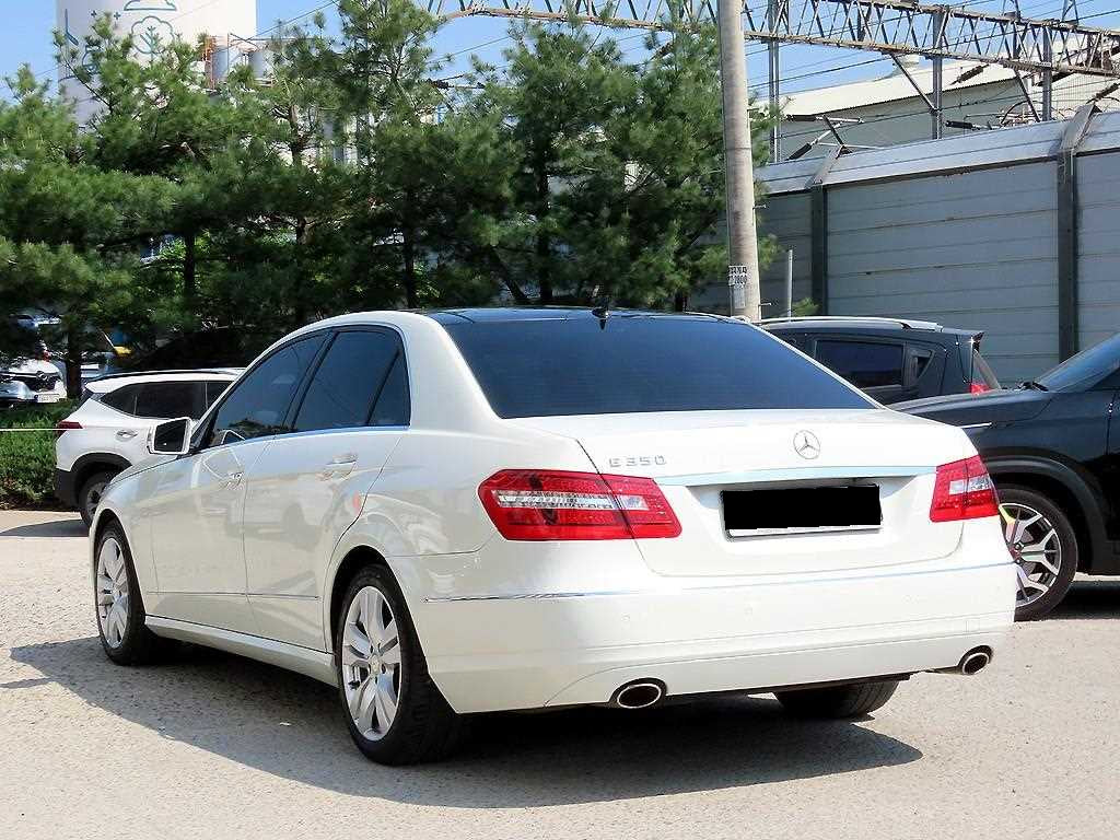 Mercedes-Benz E-Class — photo 03
