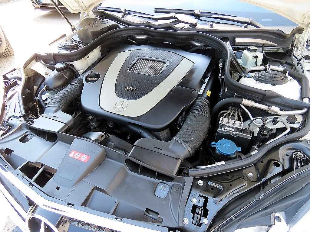 Mercedes-Benz E-Class — photo 19