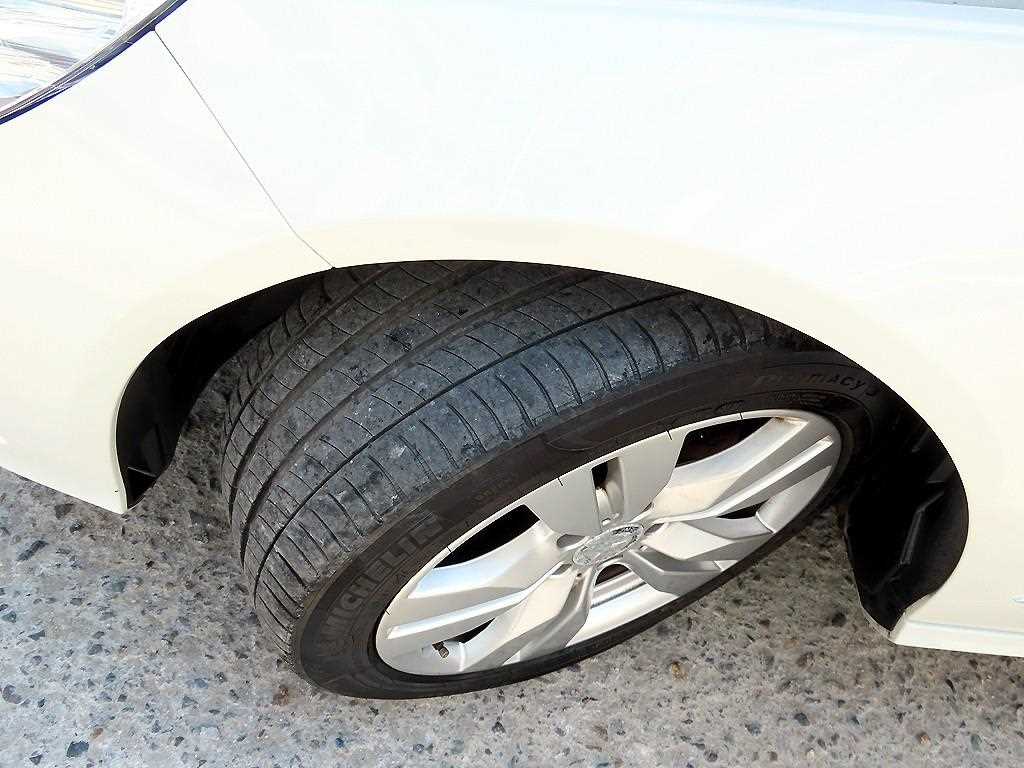 Mercedes-Benz E-Class — photo 20