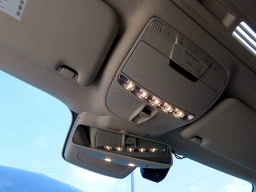 Mercedes-Benz E-Class — photo 15