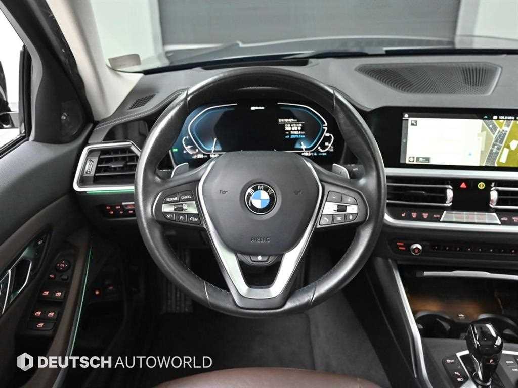 BMW 3-Series — photo 13