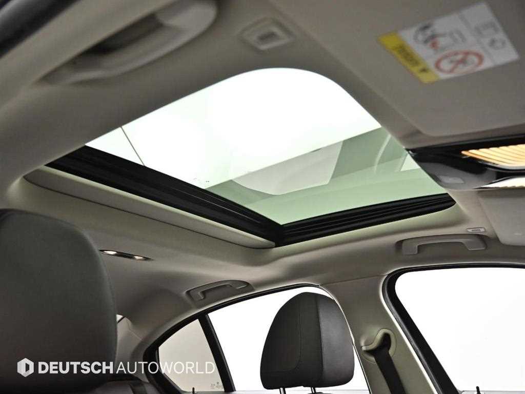 BMW 3-Series — photo 19