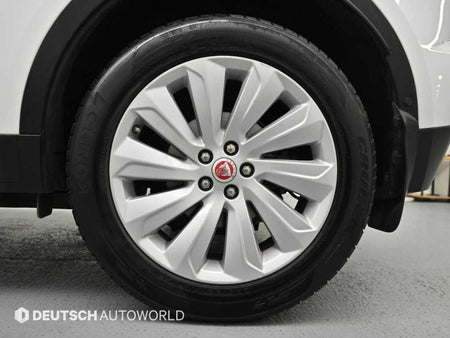 Jaguar E-PACE — photo 05