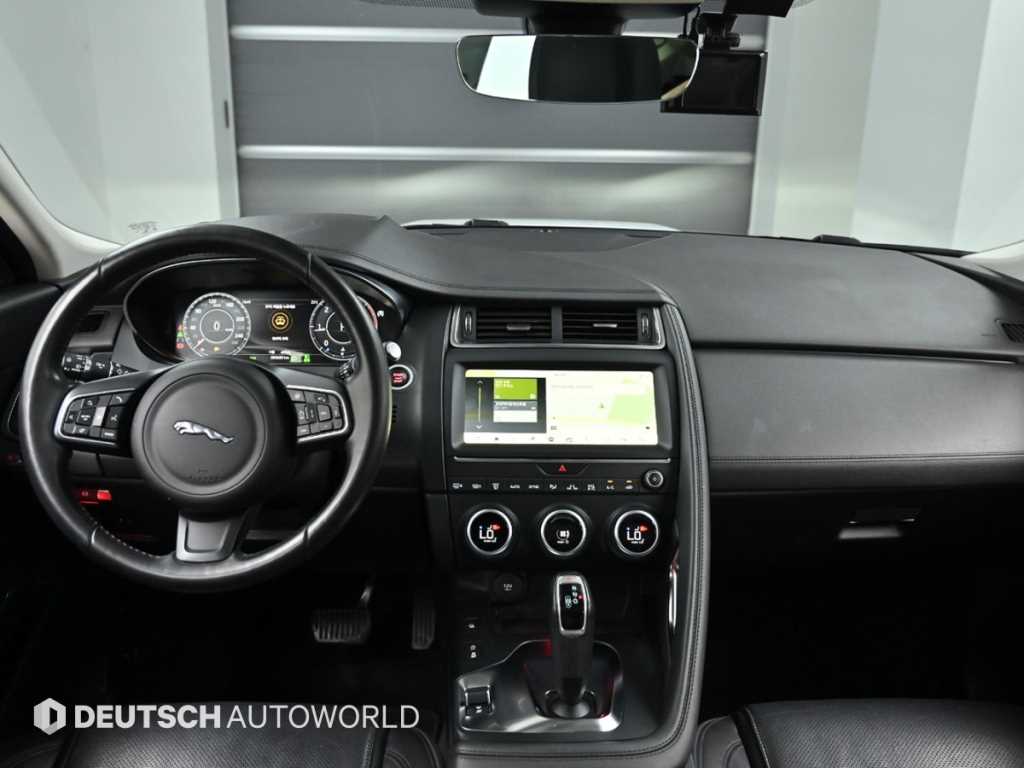 Jaguar E-PACE — photo 07