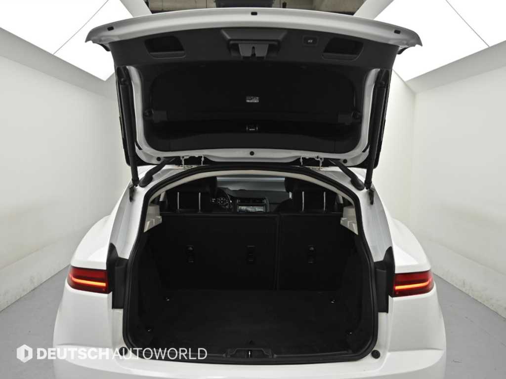Jaguar E-PACE — photo 19