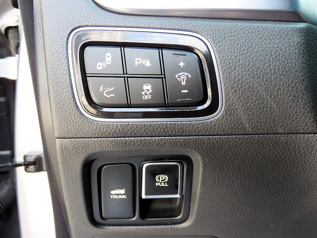 Hyundai Equus — photo 13