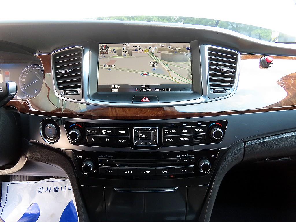 Hyundai Equus — photo 15