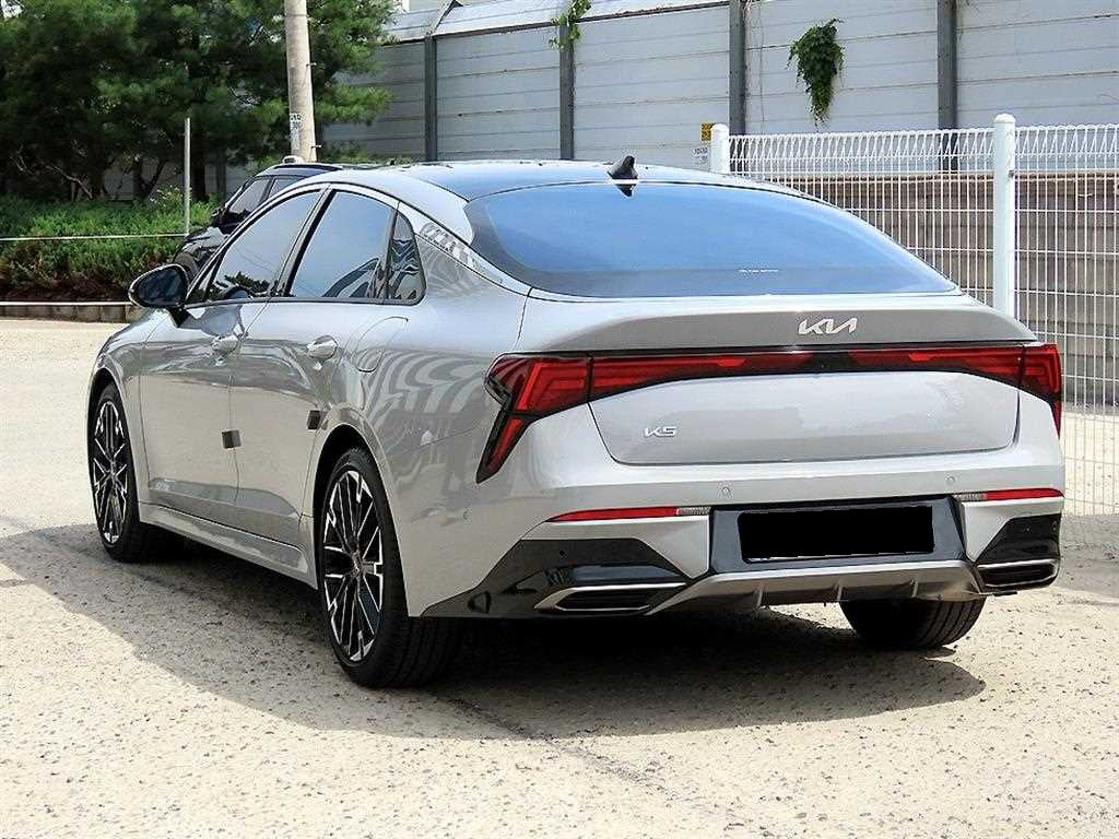 Kia K5 — photo 03