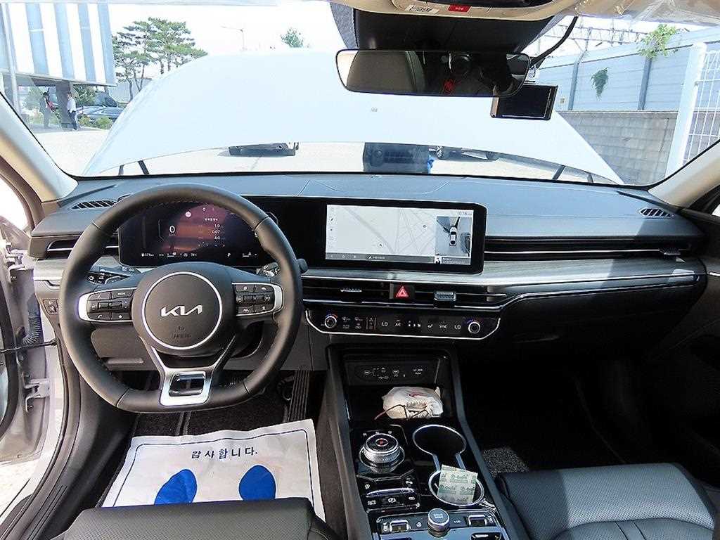 Kia K5 — photo 07