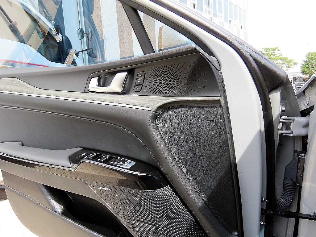 Kia K5 — photo 11
