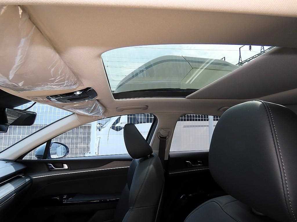 Kia K5 — photo 17