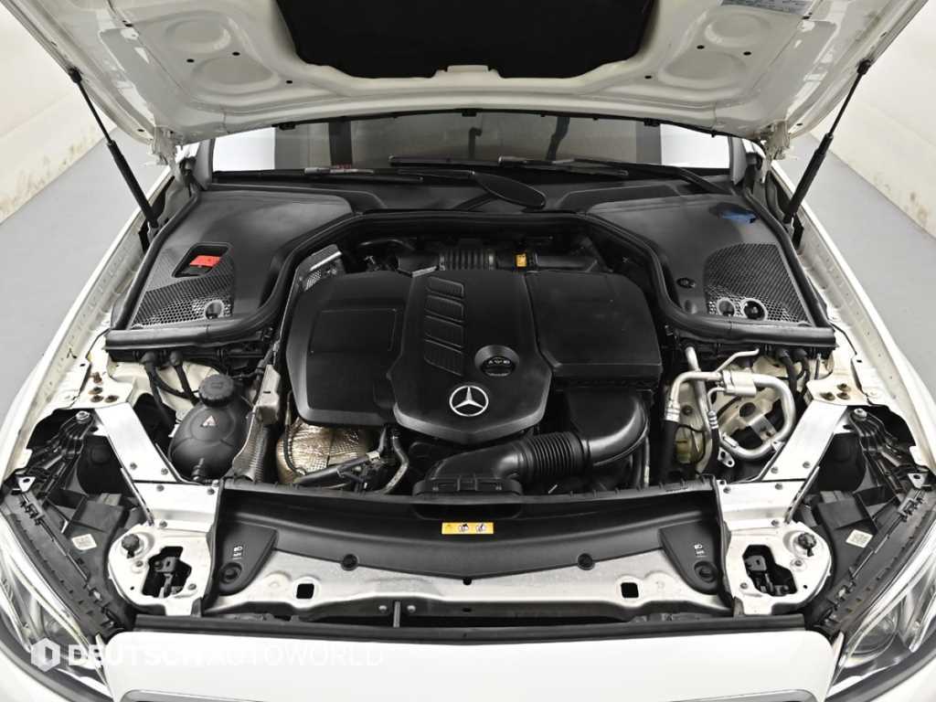 Mercedes-Benz E-Class — photo 06