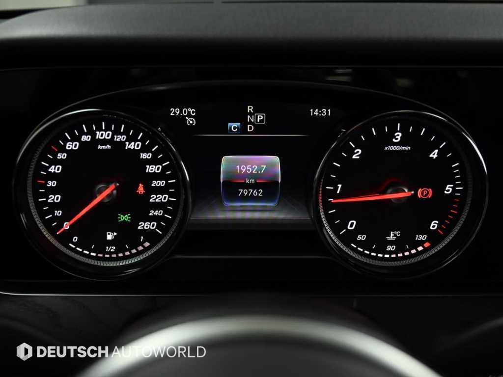 Mercedes-Benz E-Class — photo 08