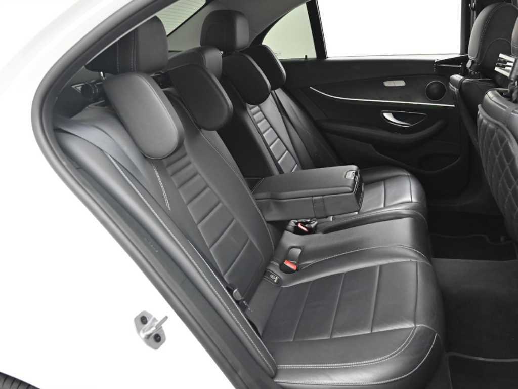 Mercedes-Benz E-Class — photo 12