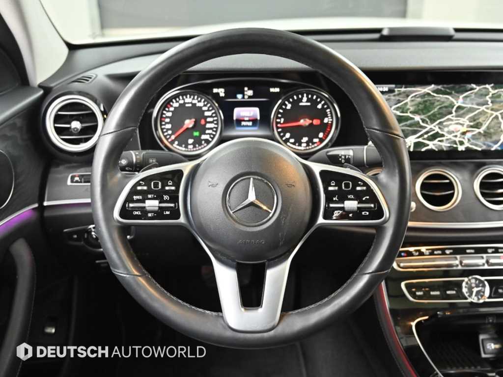 Mercedes-Benz E-Class — photo 13
