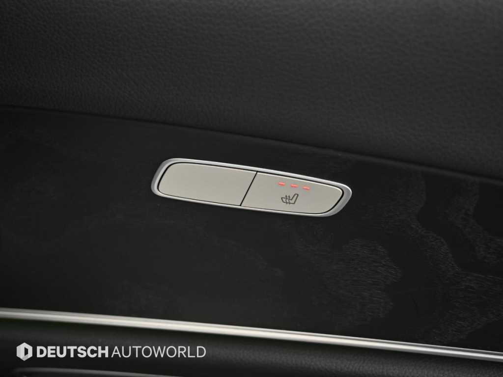 Mercedes-Benz E-Class — photo 16