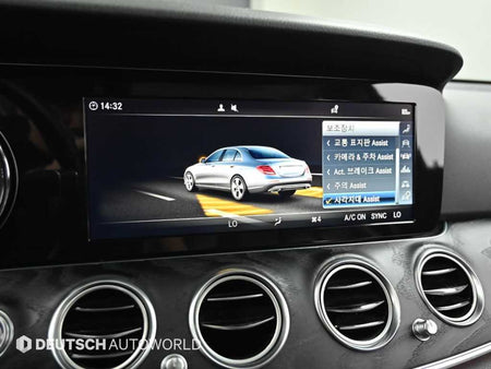 Mercedes-Benz E-Class — photo 17