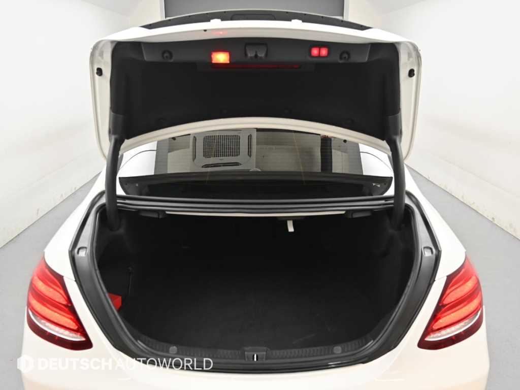 Mercedes-Benz E-Class — photo 19