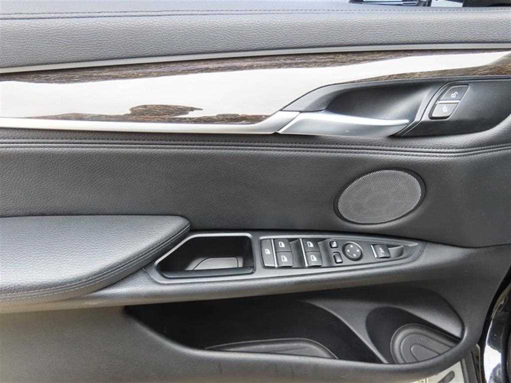 BMW X6 — photo 07