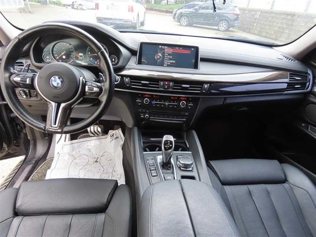 BMW X6 — photo 09