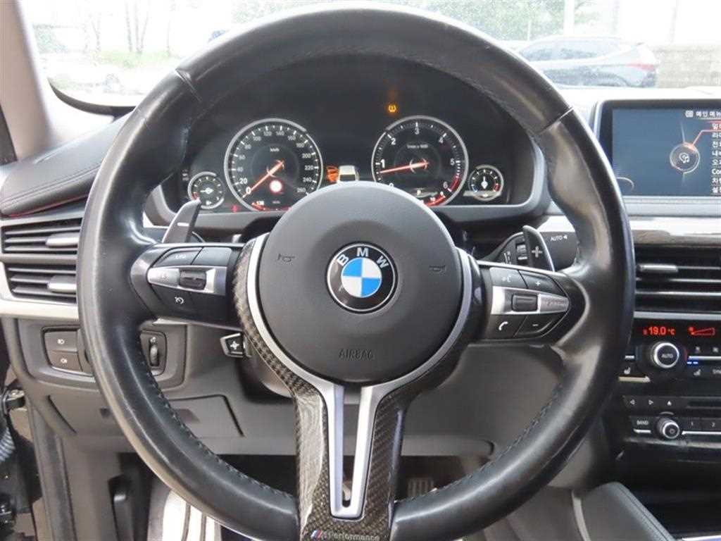 BMW X6 — photo 10