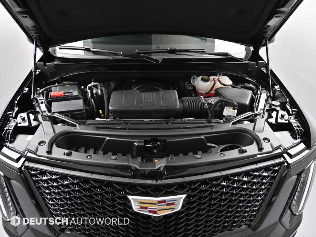 Cadillac Escalade — photo 06