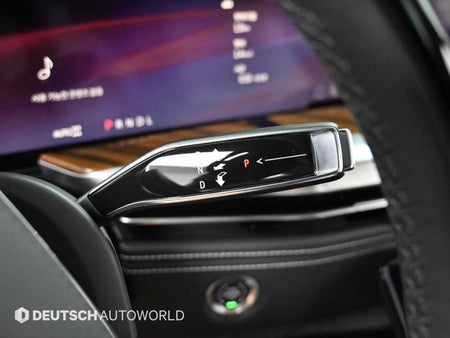 Cadillac Escalade — photo 09
