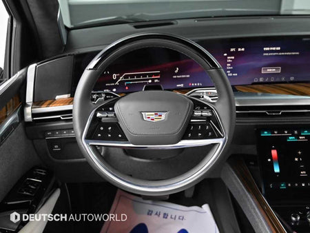 Cadillac Escalade — photo 13
