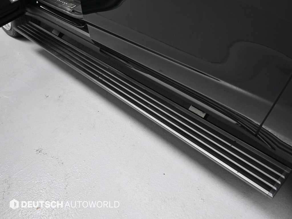 Cadillac Escalade — photo 16
