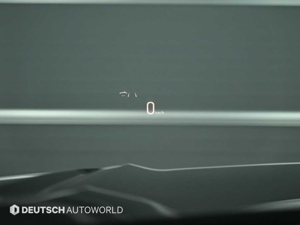 Cadillac Escalade — photo 17