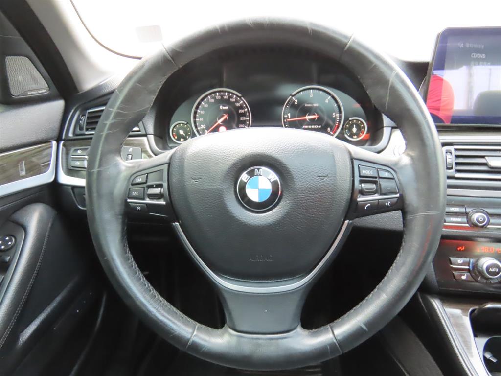 BMW 5-Series — photo 11