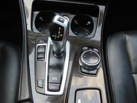 BMW 5-Series — photo 12