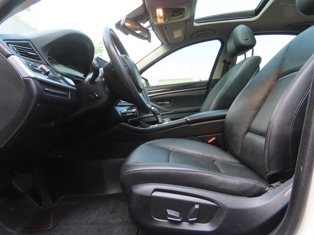 BMW 5-Series — photo 15