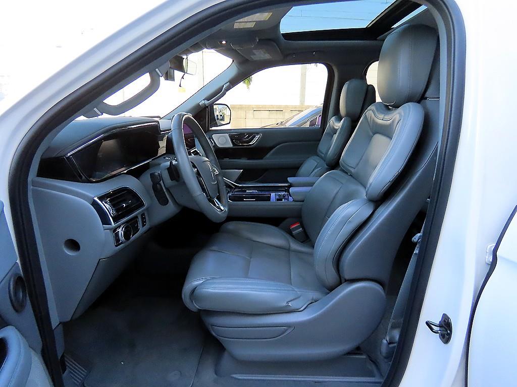 Lincoln Navigator — photo 05