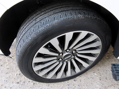 Lincoln Navigator — photo 20