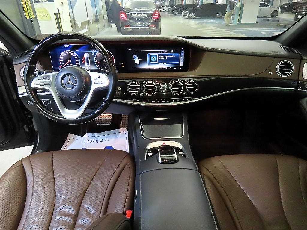 Mercedes-Benz S-Class — photo 10