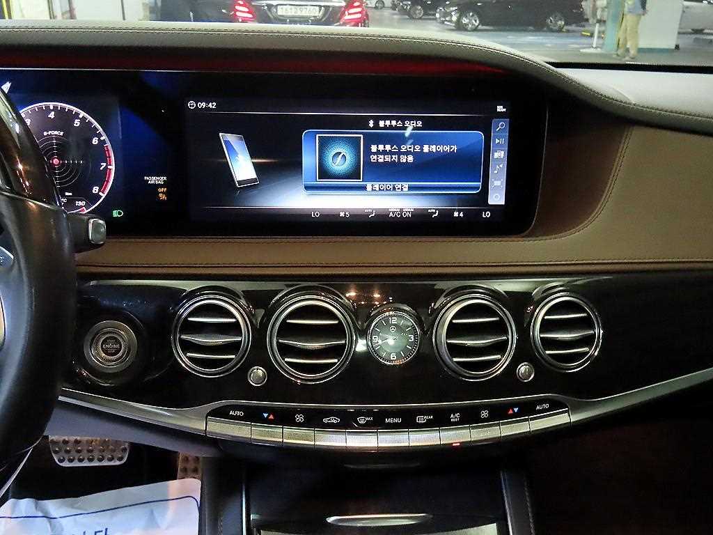 Mercedes-Benz S-Class — photo 11
