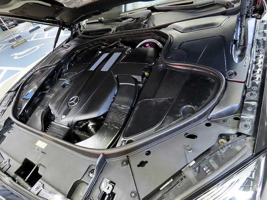 Mercedes-Benz S-Class — photo 19