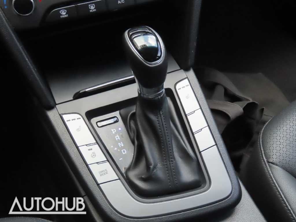 Hyundai Avante — photo 07
